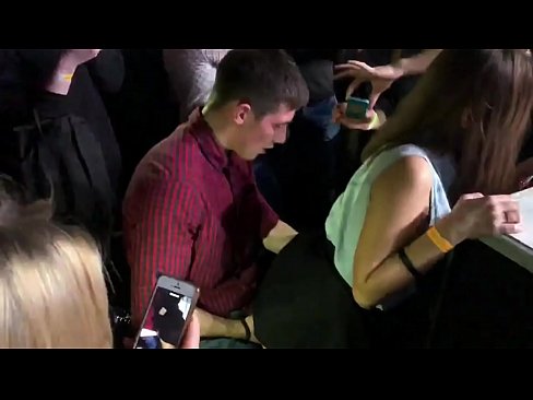 ❤️ Sexe réel dans une boîte de nuit russe. Jeune fille russe de 18 ans baisée dans l'anus et le vagin dans une boîte de nuit. Fuck vidéo at us fr.mass-pr.ru